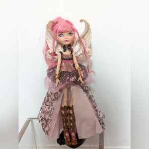 Ever After High Thronecoming C. A. Cupid Doll 2013 Mattel And Accessories, Stand